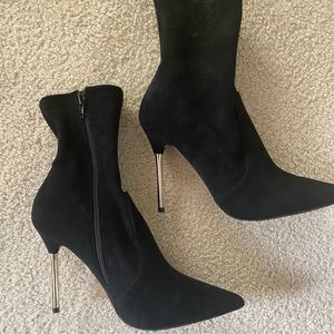 Aldo black booties with gold heel - 9